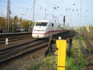 Filename=BR_402_in_Solingen_Hbf_über_Gruiten_nach_Wuppertal.jpg
Filesize=65KB
Dimensions=512x384
Date added=Nov 11, 2007 BR_402_in_Solingen_Hbf_über_Gruiten_nach_Wuppertal.jpg