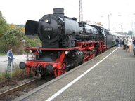Filename=BR_41_360_in_W-Oberbarmen_über_Gruiten_nach_Solingen_Hbf.jpg
Filesize=59KB
Dimensions=512x384
Date added=Nov 11, 2007 BR_41_360_in_W-Oberbarmen_über_Gruiten_nach_Solingen_Hbf.jpg