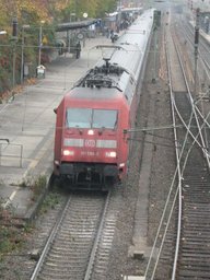 Dateiname: IC_mit_BR_101_080-0_in_Solingen_Hbf_nach_Köln__2.jpg
Dateigröße: 54KB
Abmessungen: 384x512
hinzugefügt am: 11.November 2007 IC_mit_BR_101_080-0_in_Solingen_Hbf_nach_Köln__2.jpg
