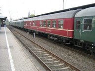 Dateiname: Speisewagen_vom_Zug_der_BR_41_360_in_Solingen_Hbf.jpg
Dateigröße: 55KB
Abmessungen: 512x384
hinzugefügt am: 11.November 2007 Speisewagen_vom_Zug_der_BR_41_360_in_Solingen_Hbf.jpg