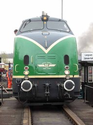Dateiname: V_200_der_Brohltalbahn_mit_Reuschling-Lackierung.jpg
Dateigröße: 59KB
Abmessungen: 591x787
hinzugefügt am: 01.Mai 2008 V_200_der_Brohltalbahn_mit_Reuschling-Lackierung.jpg